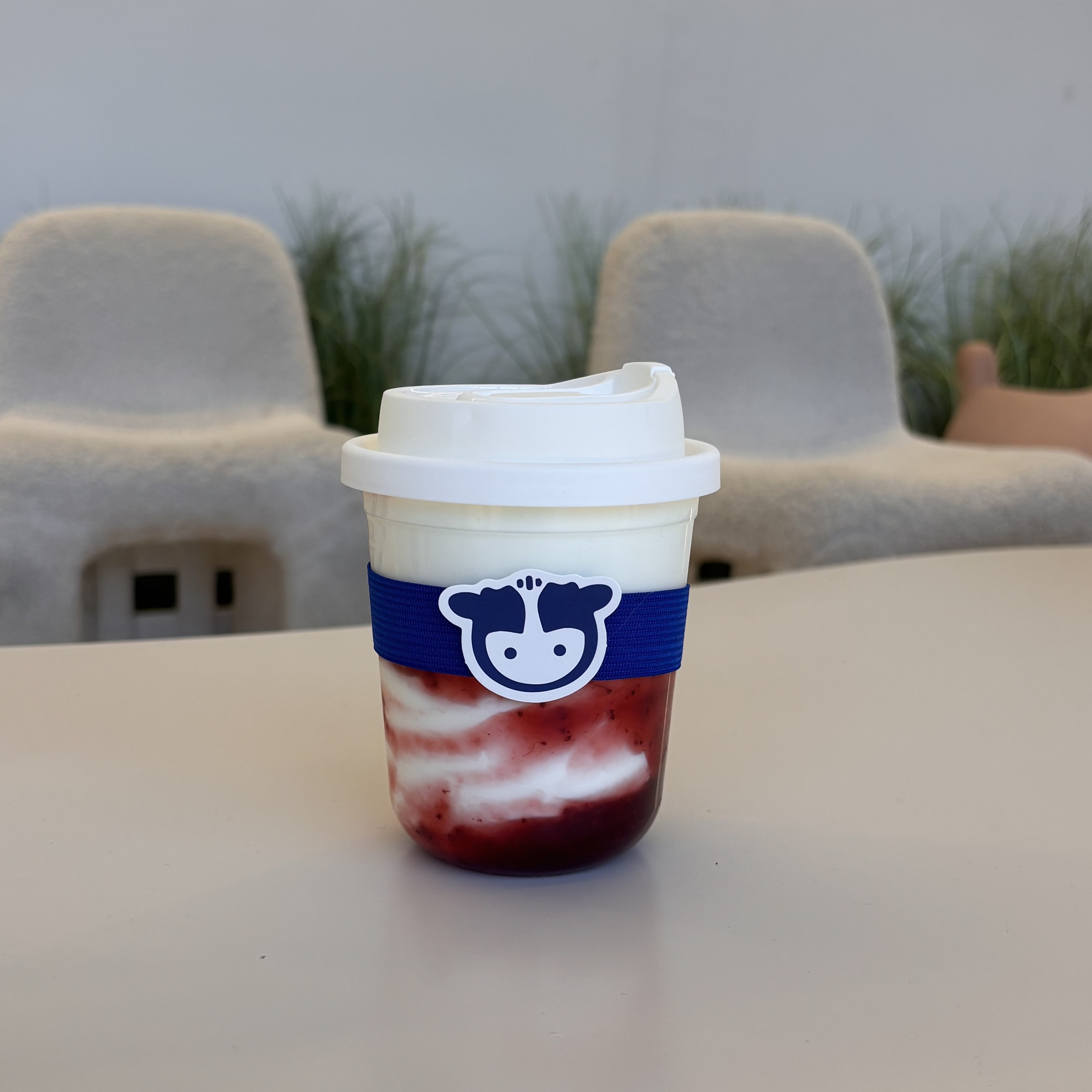 草莓奶昔酸奶
